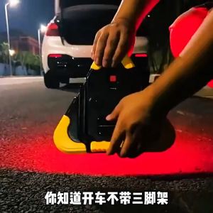 Đèn LED đa năng hình tam giác dùng để cảnh báo cho xe ô tô khi gặp sự cố. Dùng khi mất điện và sạc pin điện thoại khi cần