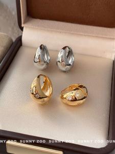 Sunny Zoo Flowing Light Metal Star Drill Earrings Versatile French Vintage Simple High-end Ear Jewelry Geometric Pattern for Women