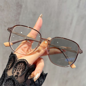 Photo-sensitive Color-changing Anti-blue Light Myopia Glasses With Cross-border Ultra-lightweight Feature 6090