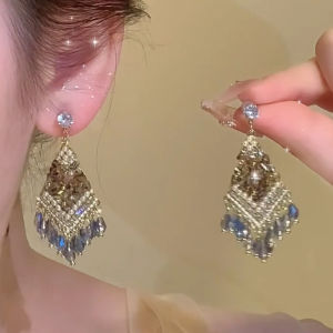 Retro Brown Crystal Tassel Earrings Ethnic Style Small Design Stud Earrings High-End Sensation Light Luxury Lady Party Ear Jewelry