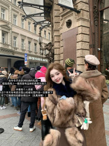 DOGGYQIN Blue Fox Fur Jacket Womens Short Coat Top High-End Winter Fashionable round Neck Long Sleeve Regular Length