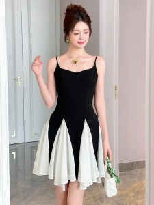 Happy Diva váy nữ váy dây đeo váy hấp dẫn váy hở lưng váy mùa hè váy A váy nịt eo váy hở vai 9761