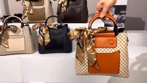 Tas Wanita: Tas Selempang, Tas Bahu, & Tas Handbag Terkini