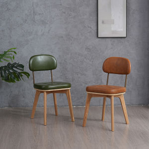 เก้าอี้รับประทานอาหารแบบมีพนักพิงไม้แท้สไตล์ย้อนยุคแบบเรียบง่ายสำหรับบ้านและร้านกาแฟ วัสดุเหล็กกล้า วัสดุหนัง วัสดุไม้