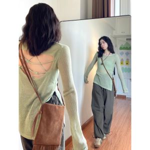 เสื้อถักแขนยาวสีเขียวสไตล์วินเทจสำหรับผู้หญิงในช่วงฤดูร้อน ทรงหลวม เซ็กซี่ ไม่สมมาตร แฟชั่นเสื้อผ้าที่สวมใส่สบาย