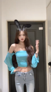 Áo crop top xếp ly tay dài lưới hở vai cho nữ tôn dáng tinh tế cao cấp