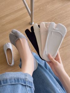 Spring and Summer Thin Heel Silicone Tight Flats Toe Socks Ankle Socks Pure Color Invisible Socks Female Tabi Two-Toe Socks