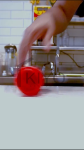 KIYO Botol Kecap Saos Mayonaise Minyak Cuka Bahan Plastik Murah Kualitas Bagus / Botol Saus Dengan Angka Takaran Serbaguna Tebal / Botol Saus 1 Lubang Dengan Tutup  / Wadah Bumbu Dapur Cair Plastik Banyak Warna dan Ukuran