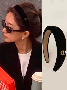 Black Velvet Hairband for Women High-End Chic Hong Kong Style Hair Accessory Ideal for Round Faces and Hair Thinning