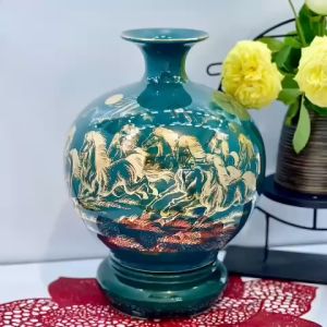 Bình hút tài lộc phong thủy họa tiết mã đáo thành công vẽ vàng 24k gốm sứ Bát Tràng cao cấp