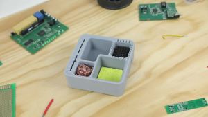 5-in-1 Soldering Iron Tip Cleaning and Storage Box with Welding Cleaning Steel Wire Ball Soldering Tip Cleaner Desoldering Ball