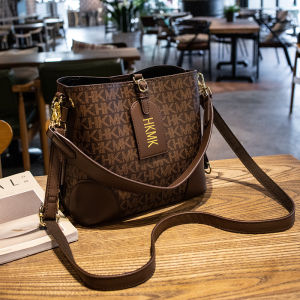 กระเป๋าสะพายข้างหนังแท้ IT GDUUCI กระเป๋าถือแฟชั่นสำหรับผู้หญิง ทรงกลม กระเป๋าสะพายไหล่ข้างเดียว กระเป๋าสะพายข้างแบบลำลอง