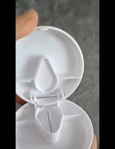 ถูกแบ่ง Harper กล่องตัดยา รุ่นใหม่ ใบมีดคม ที่แบ่งเม็ดยา ที่ตัดเม็ดยา ที่ตัดยา ที่แบ่งยา ตลับใส่ยา pill cutter