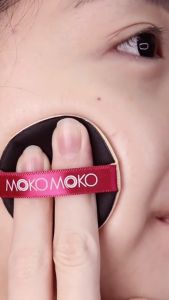 Moko Moko BB Cushion - Bedak Padat Moko-Moko Tahan Lama Glowing
