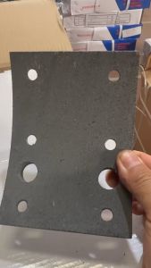 Má phanh trước ngang 100 dài cung 152 dày 125 6 lỗ lắp cho xe ô tô 25 tấn chiến thắng phanh hơi Q54