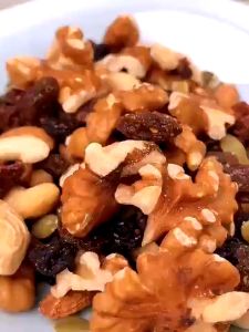 Superfood Diabetic Trail Mix Bottle (Raisins Walnut Pumpkin Seed Roasted Cashew Roasted Almond)