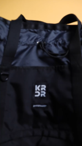 [แถมพวงกุญแจ]กระเป๋าสะพายข้าง Tactical Tote Bag - getricheasy × Korideer สำหรับใส่ Laptop 16 นิ้ว