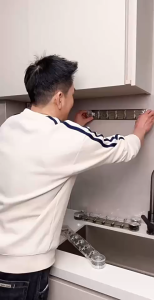 rak handuk kamar mandi tahan air Disimpan dengan aman mencegah goyangan atau jatuh Pengait Tanpa Jejak Cangkir Hisap