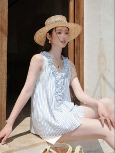 Summer Lace V-Neck Sleeveless Top & Shorts Set