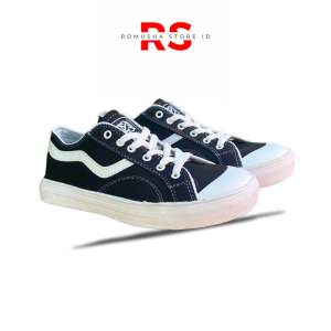 Sepatu Sneakers Pria & Wanita Bahan Canvas Kualitas Premium