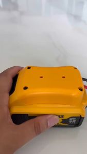 SV Bộ đế lấy nguồn điện từ pin máy khoan kèm dây diện (nhựa đúc chắc chắn)