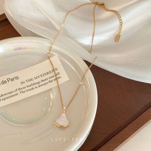 สร้อยคอรูปพัดแฟชั่นสำหรับผู้หญิง ดีไซน์ไฮเอนด์ โซ่กระดูกไหปลาร้า โซ่เสื้อกันหนาว โซ่พัด โซ่คอ โซ่แฟชั่น โซ่โลหะผสม