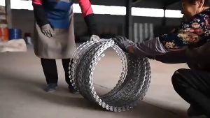 RAZOR WIRE 10m 50m Penjara / Galvanized / Razor Jenis Lurus / Kawat Duri Askar刺绳