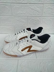 Sepatu futsal full kulit sapi