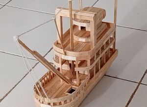 miniatur kapal laut dari stik es krim