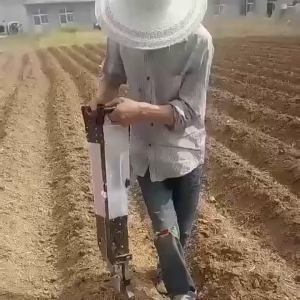 FOURS-(ขายดี)เครื่องหยอดเมล็ดรูอองอาเฮียฮ้อMachine drops seeds Rouen ArHai Ah hi ่ เครื่องหยอดเมล็ดพันธุ์ 2ช่อง Hashitech แบบกด เมล็ดพร้อมปุ๋ย เครื่องหยอดเมล็ดพันธ์ ปากเดี่ยว แบบกดแนวตั้ง