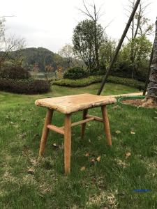 Eco-friendly Solid Wood Stool Chair Dining Chair Slipper Stool Homestay Restaurant Furniture Bedside Stool Designer Chair