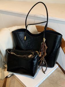 Large Capacity Mommy-Child Tote Bag Fashionable Commuter Bag Soft PU Leather Single Shoulder Bag for Young Adults