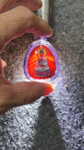 帝王木 观音娘娘佛牌 (背面六字真言) A075 (帝王木雕佛牌) Kayu Raja Malaysia King Wood Feng Shui Amulet