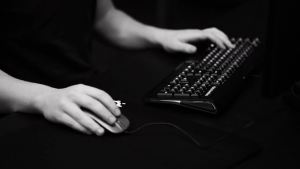 SteelSeries | Original SteelSeries QcK Gaming Mouse Pad - Large Thick Cloth - Peak Tracking and Stability - Optimized For Gaming Sensors