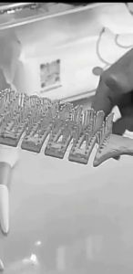 Lozzby Magic Rectracble Self Cleaning Portable Hair Brush Telescopic for Women