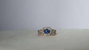 Unheated Blue Sapphire and Natural Diamond in two way ring