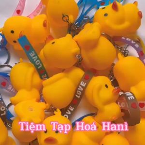 Móc Khóa Vịt Vàng Có Còi Bóp Kêu Dễ Thương