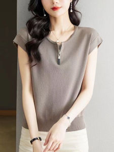 100.00kg Wearable Plus Size Womens Zipper Ice Silk Short Sleeve T-shirt Female Summer Niche Style Chic Fake Two-Piece Belly-Covering Coat