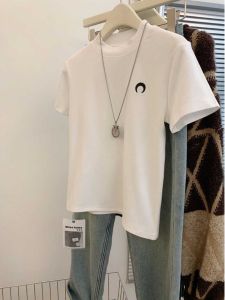 เสื้อยืดคอกลมแขนสั้นผ้าฝ้ายแท้สไตล์เกาหลีสำหรับผู้หญิง ทรงเข้ารูป ทรงเข้ารูป เสื้อตัวบนปักลาย ฤดูร้อน 2024