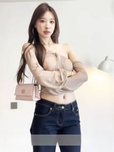 BINKAFENNY | เสื้อคลุมกันแดดแขนยาวสไตล์เกาหลีสำหรับผู้หญิงในช่วงฤดูร้อน เสื้อคลุมกันแดดแขนยาวแบบมีฮู้ด ทรงหลวม โพลีเอสเตอร์ 100%