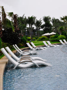 Outdoor Wicker Bed Casual Beach Lawn Chair Sunscreen Waterproof Courtyard Garden Hotel Outdoor Open Air Rattan Woven Lounger