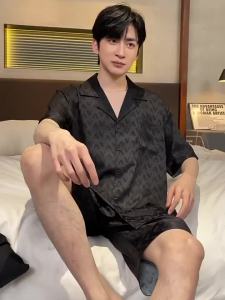 Đồ ngủ nam bằng lụa lạnh mùa hè tay ngắn mỏng quần short lụa giả cao cấp bộ đồ mặc trong nhà mùa hè cho nam kích thước lớn