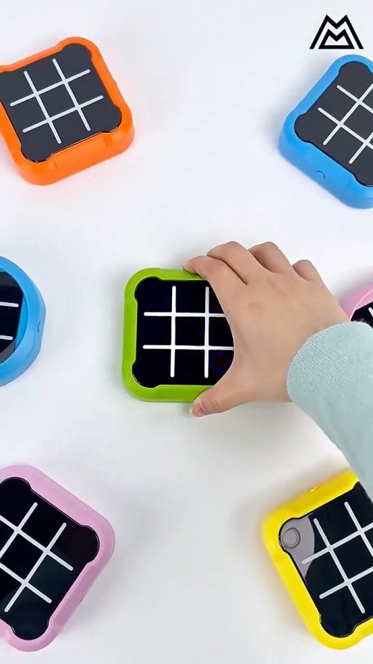 Tic Tac Toe เกมกระดานการศึกษามินิเกมคอนโซลสมาร์ท หมากรุกปฏิสัมพันธ์ระหว่างพ่อแม่และลูก ของเล่นไฟฟ้า
