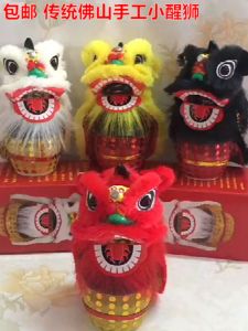 Mini Handmade Wind Waking Lion Statue Home Decor New Year Spring Festival Folk Art Gift Small Dance Lion from Foshan Guangdong