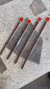 ตะเกียบไม้ด้ามยาวพิเศษ สำหรับทำอาหารเช่นทอดปาท่องโก๋ ทอดไข่ ตะเกียบไม้มะฮอกกะนี