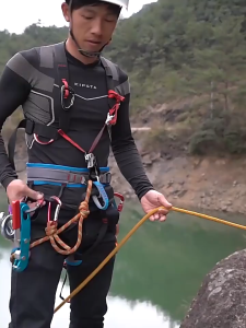 Rock Climbing Stop Descender For Rappelling Belay Device Self-Braking Stop Descender 30KN 9-12mm