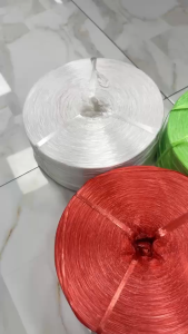 เชือกฟาง ม้วนใหญ่ น้ำหนัก 3กิโลกรัม เกรด A คละสี (เชือกฟางพลาสติก เหนียว ทนทาน) พร้อมส่ง