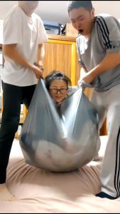 ถุงใบใหญ่ ถุงพลาสติกขนาดใหญ่ มีหูหิ้ว เพิ่มความหนา ใส่ผ้า เก็บของ ย้ายบ้าน เหนียวทน ถุงเก็บเสื้อผ้าและผ้าห่ม