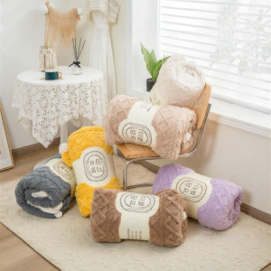 Warm and Soft Throw Blanket for Autumn Winter