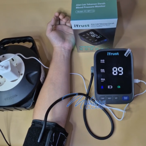 Tensi Meter Digital OMRON iTrust BP113 Black Edition / Automatic Blood Pressure Monitor / Alat Cek Tekanan Darah Garansi Resmi 3 Tahun